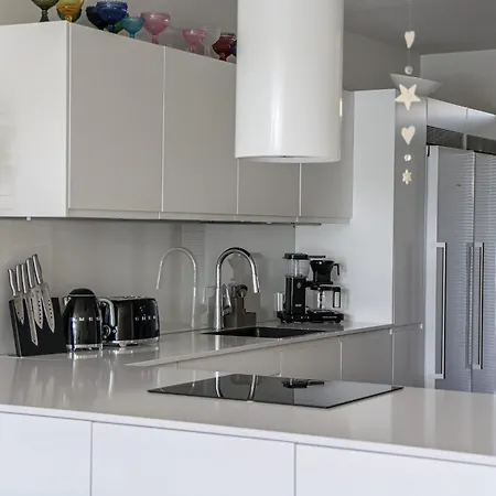 Apartment White Heaven By Booklapland